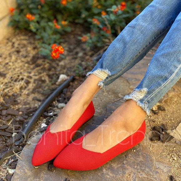 Trendy Red Point Knitted Flats - Picture 2 of 8